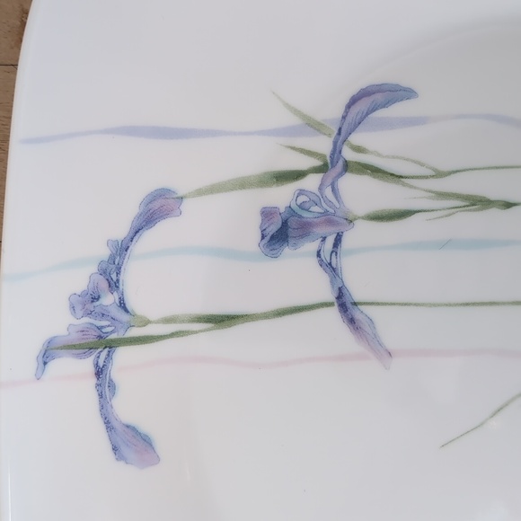 3 Corelle Shadow Iris Square Dinner Plates Corning Purple Flowers 10.5" Plates - Picture 2 of 5